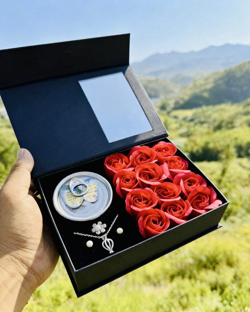 eternal roses & love pearl – luxury gift box (combo)