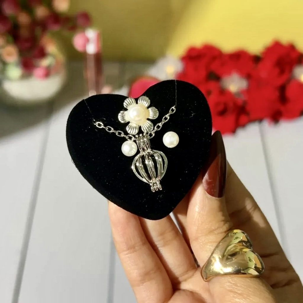 eternal roses & love pearl – luxury gift box (combo)